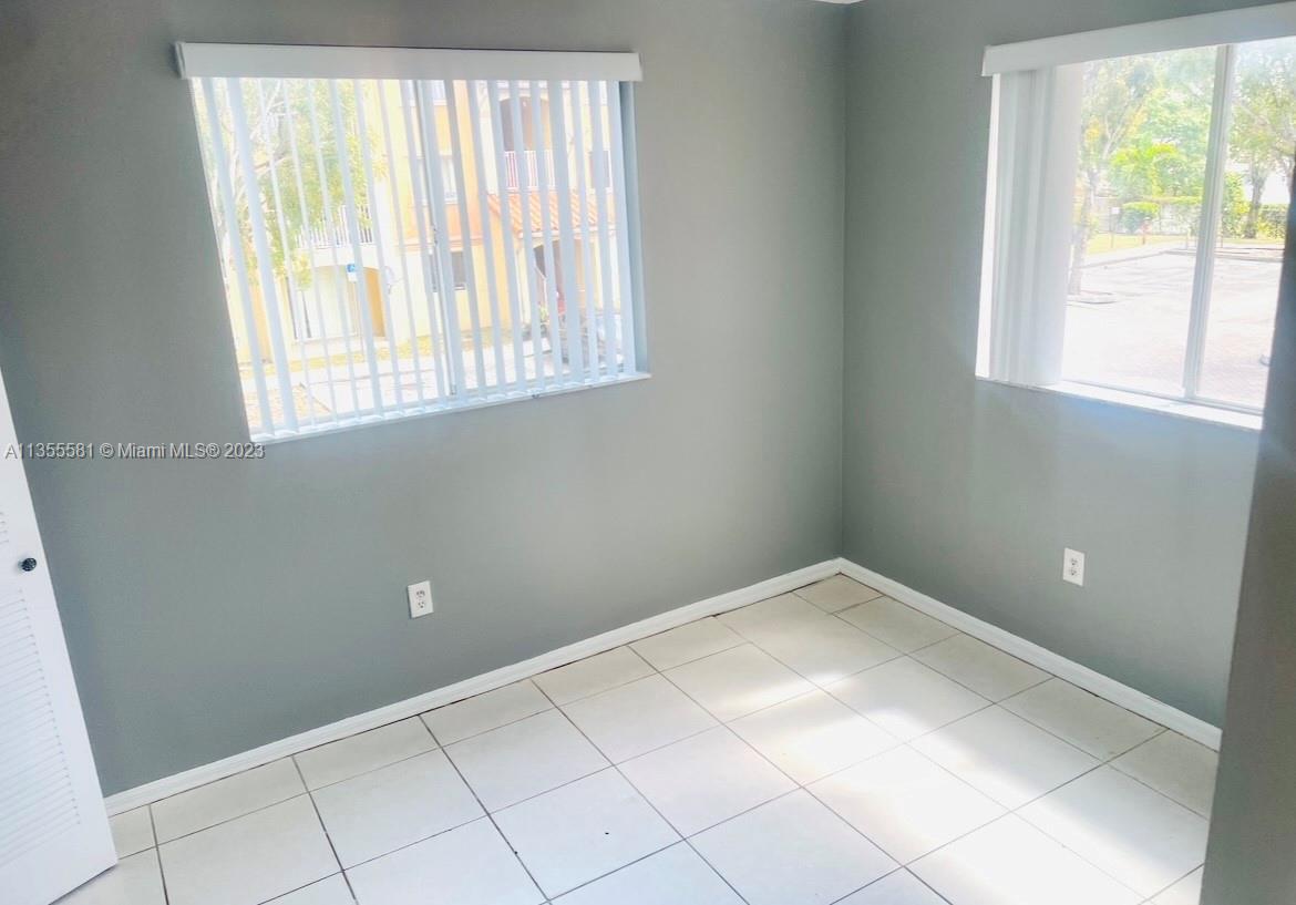 THE OAKS AT MIAMI GARDENS - Residential Lease