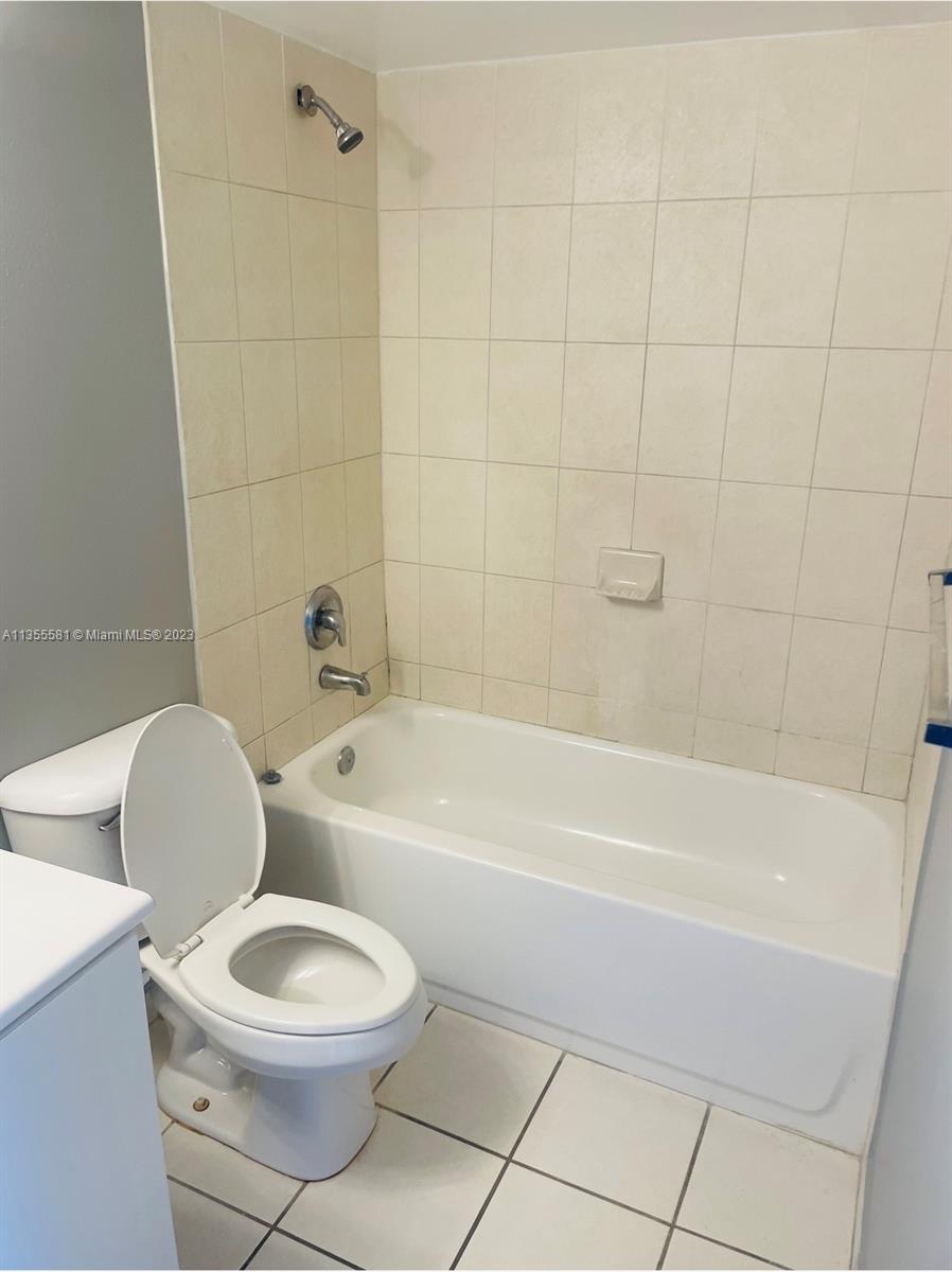 THE OAKS AT MIAMI GARDENS - Residential Lease