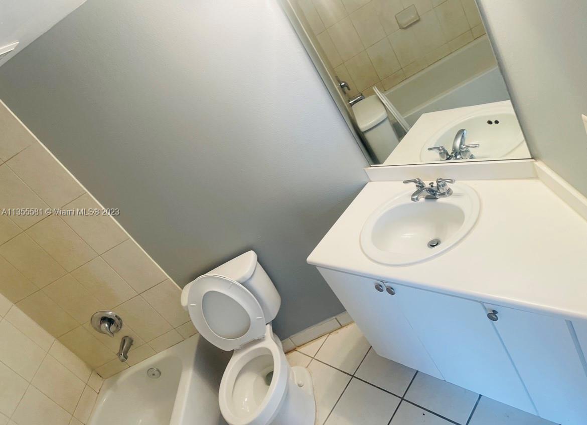THE OAKS AT MIAMI GARDENS - Residential Lease