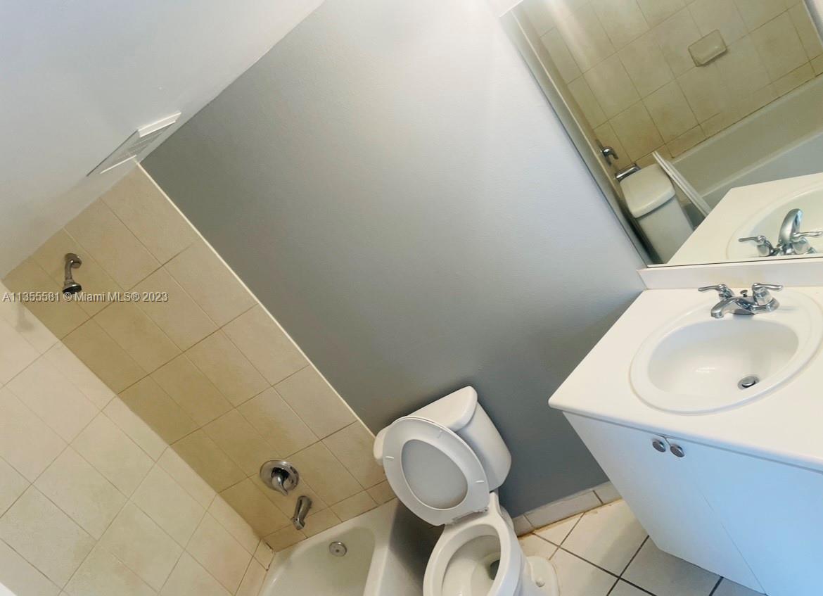 THE OAKS AT MIAMI GARDENS - Residential Lease