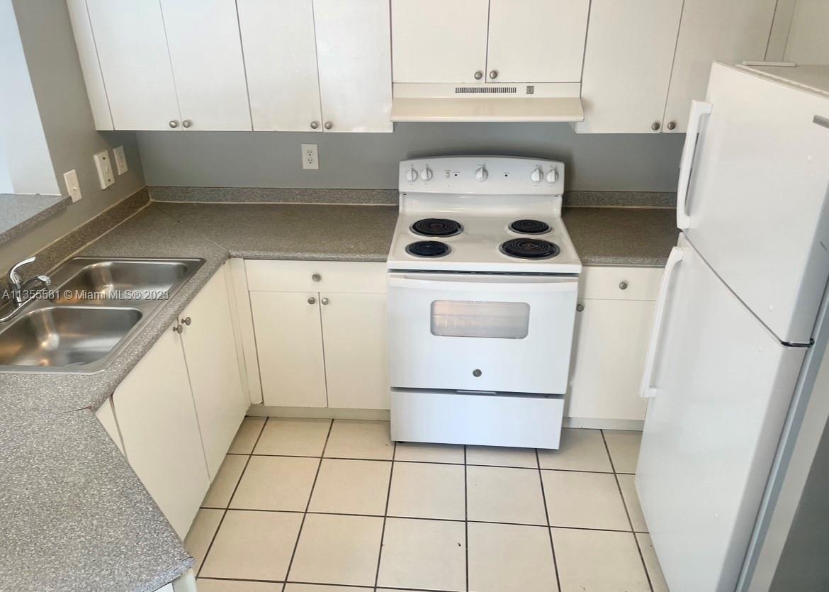 THE OAKS AT MIAMI GARDENS - Residential Lease