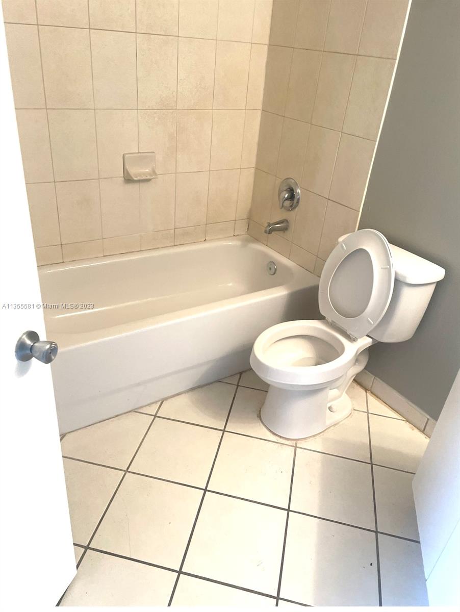 THE OAKS AT MIAMI GARDENS - Residential Lease