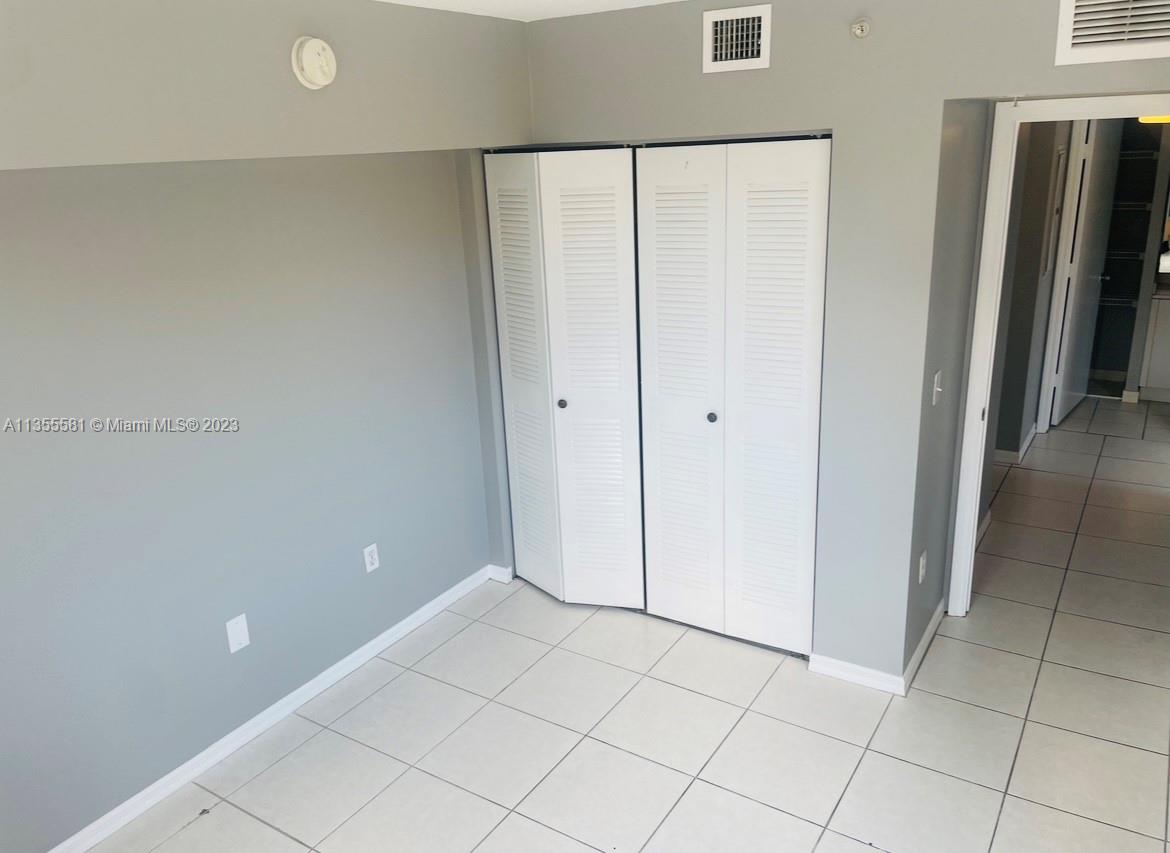 THE OAKS AT MIAMI GARDENS - Residential Lease