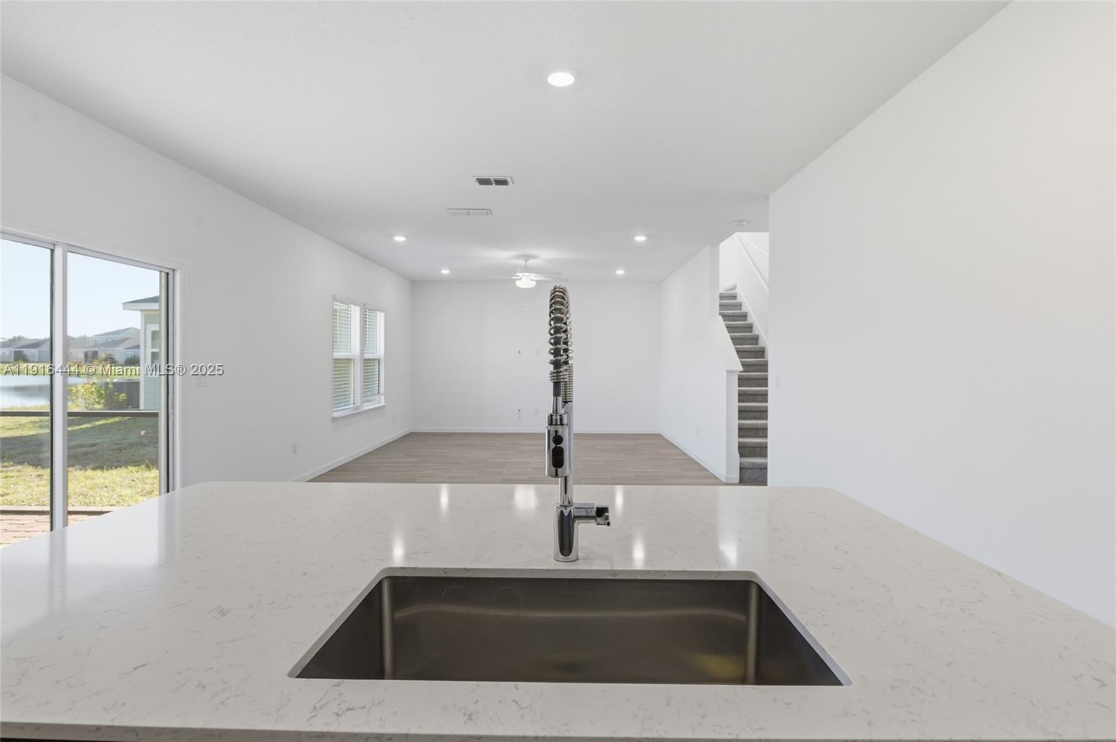 HIGHLAND CHASE - Residential