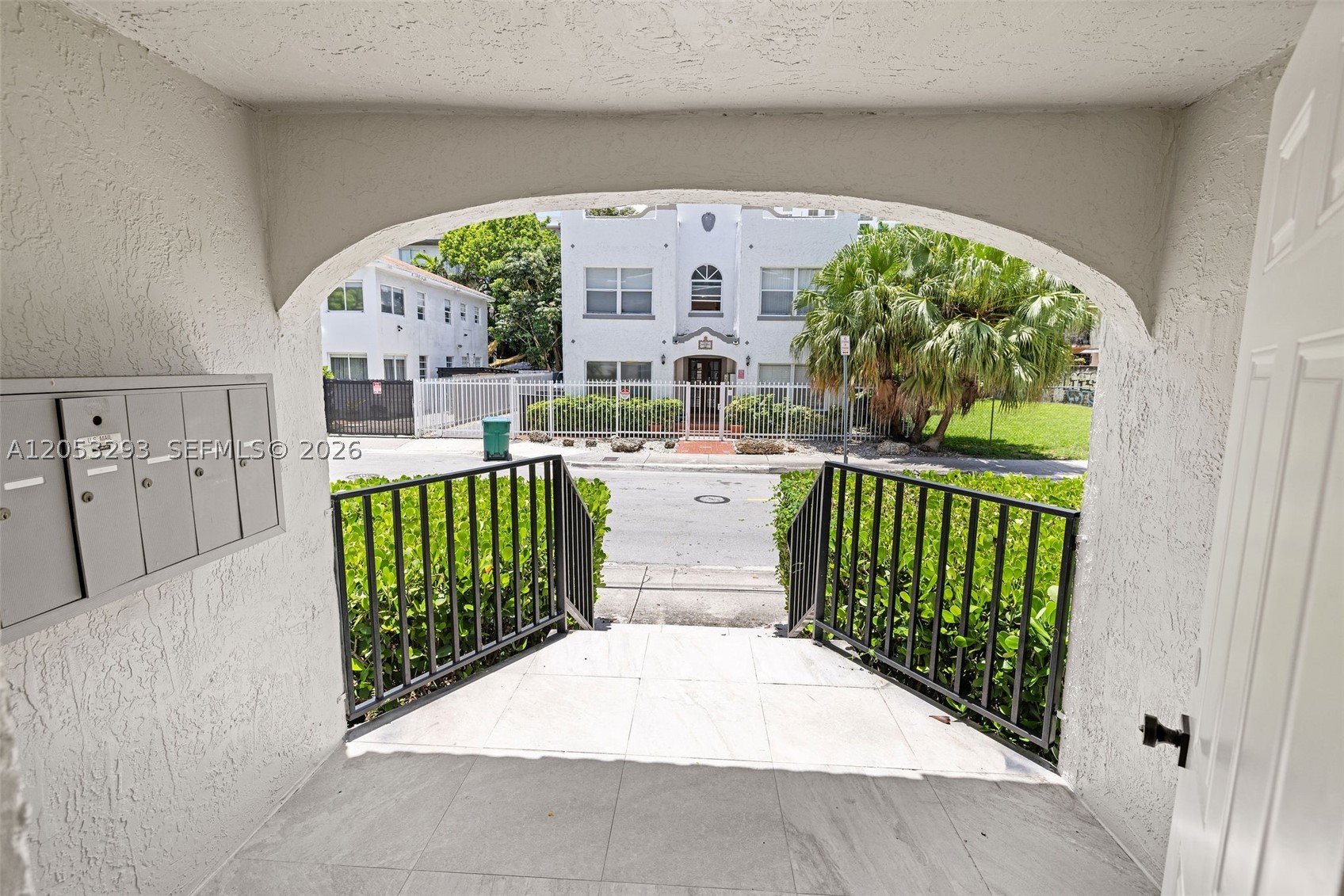BANYAN PLACE AMD & EXTENS - Residential Lease