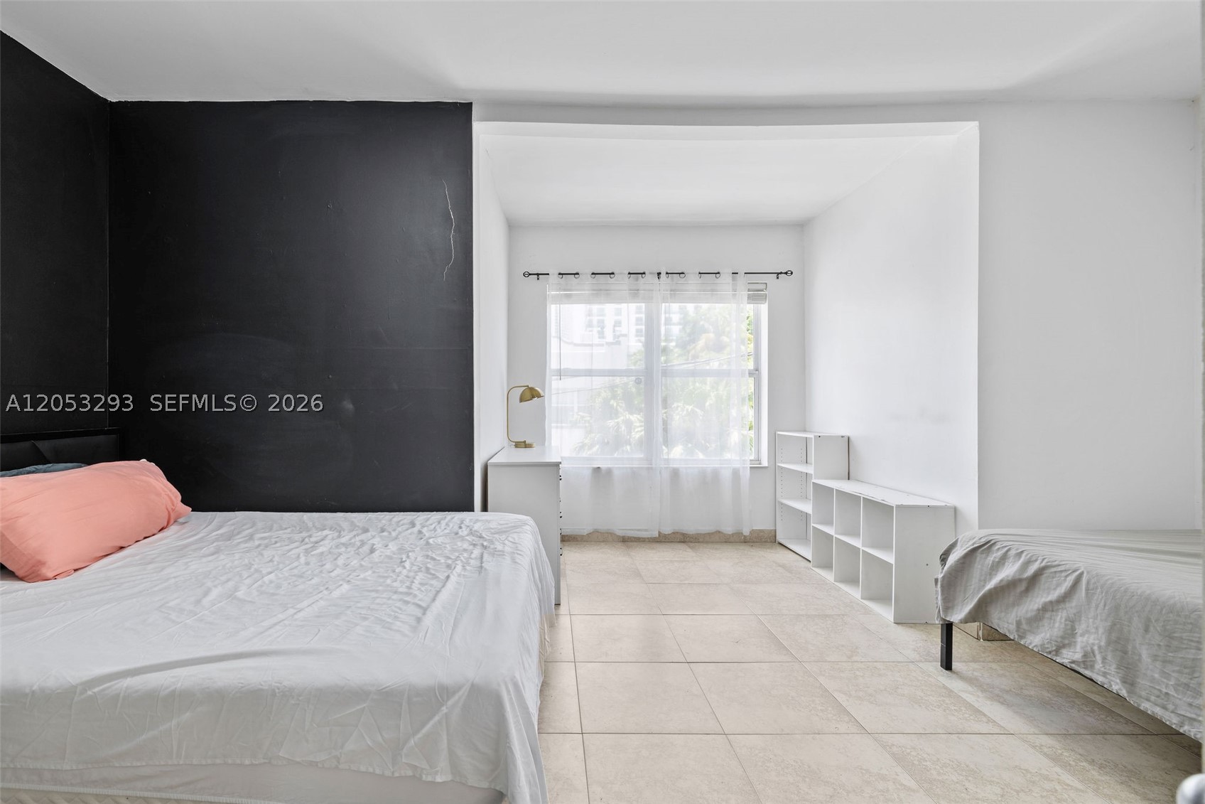 BANYAN PLACE AMD & EXTENS - Residential Lease