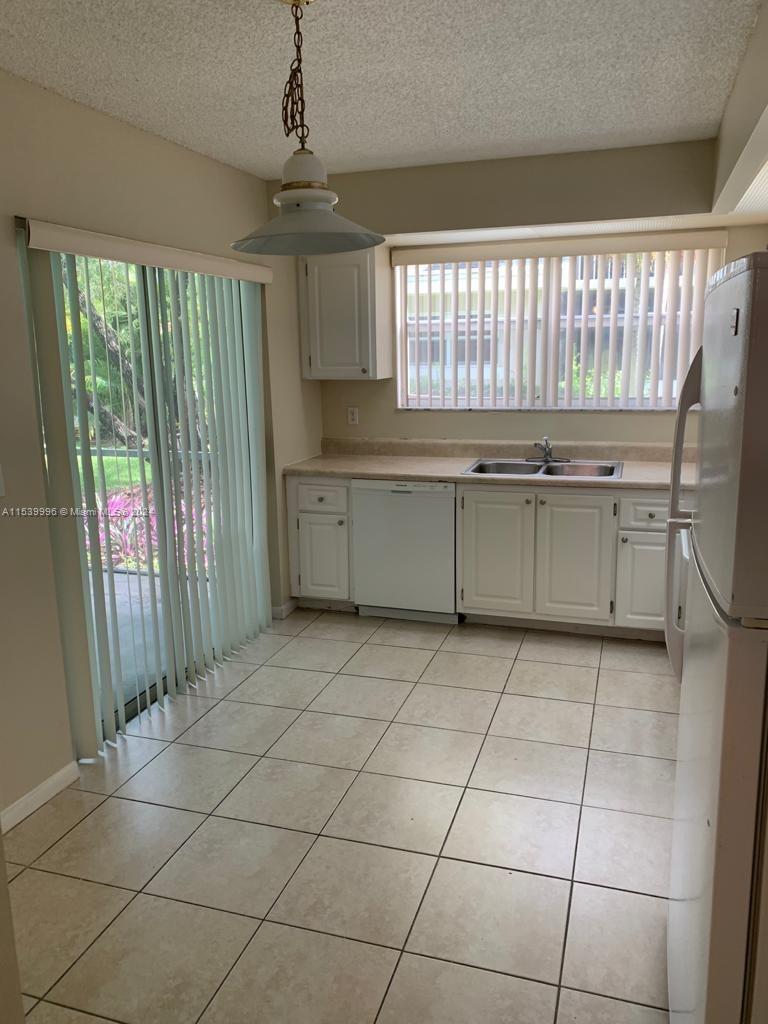 KEYS GATE CONDO NO THREE - Residential