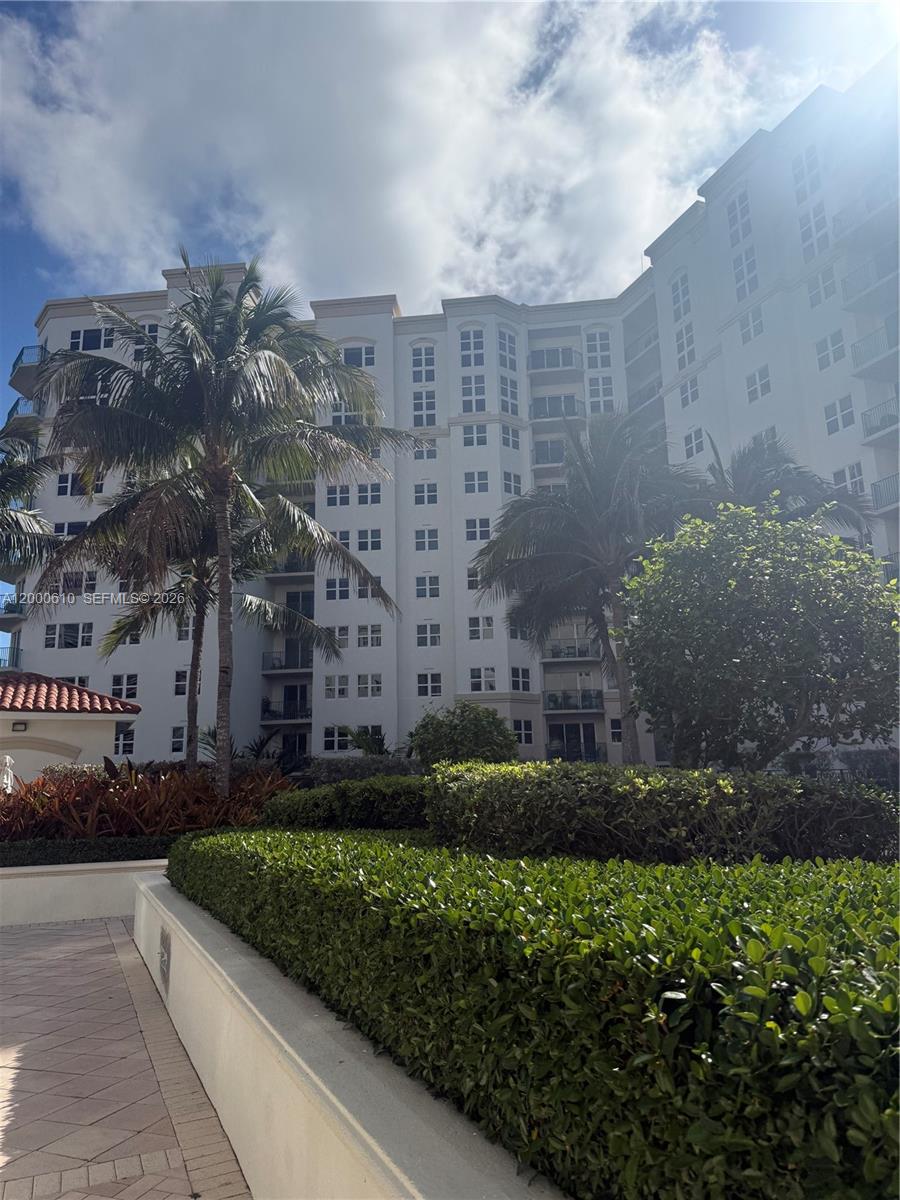 TURNBERRY VLG NO TOWER CO - Residential