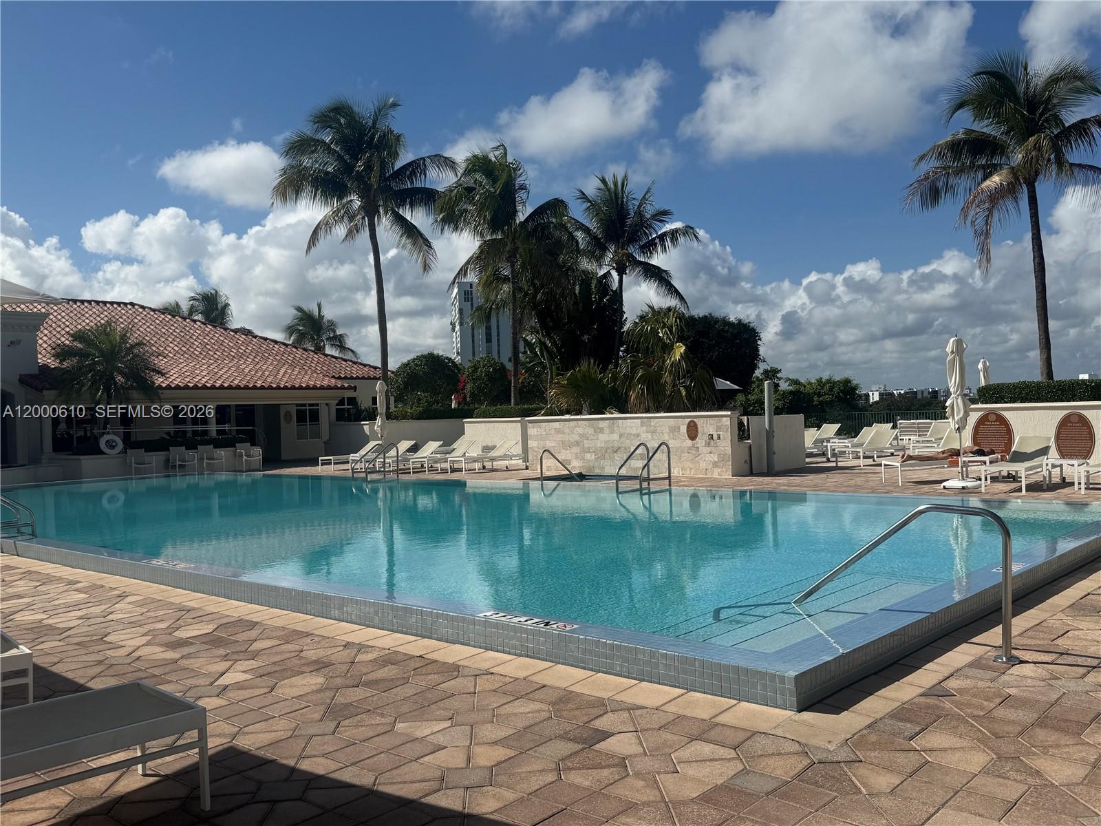 TURNBERRY VLG NO TOWER CO - Residential
