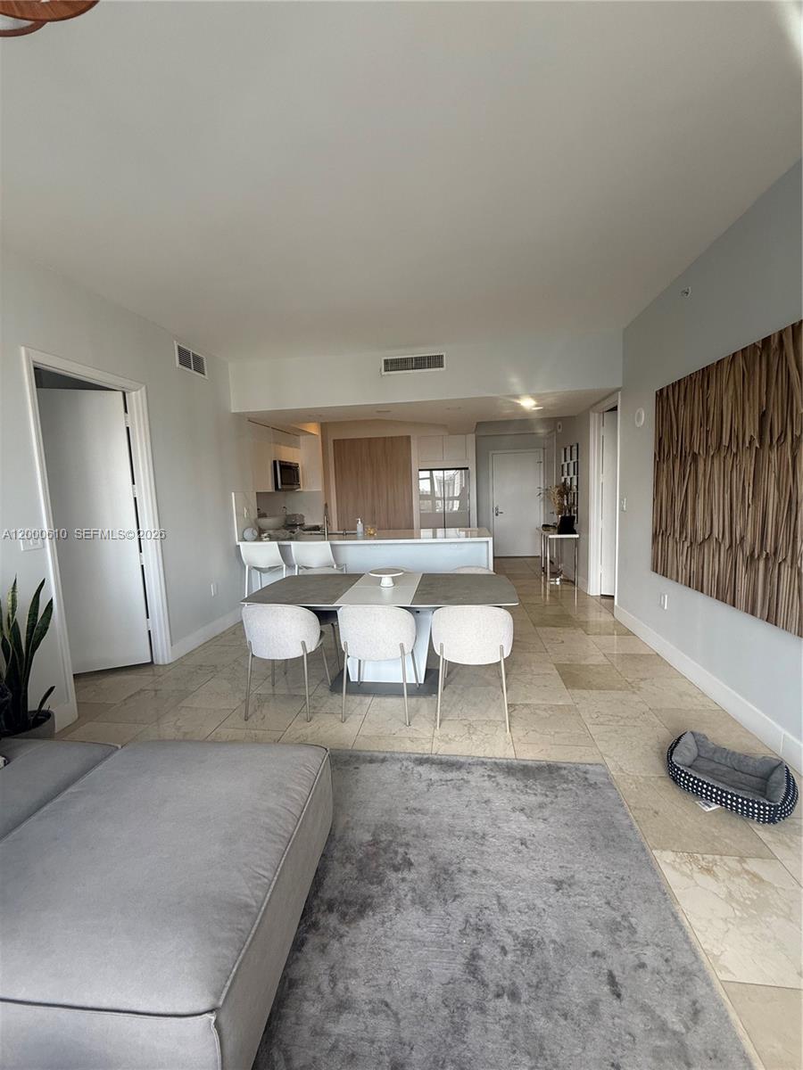 TURNBERRY VLG NO TOWER CO - Residential