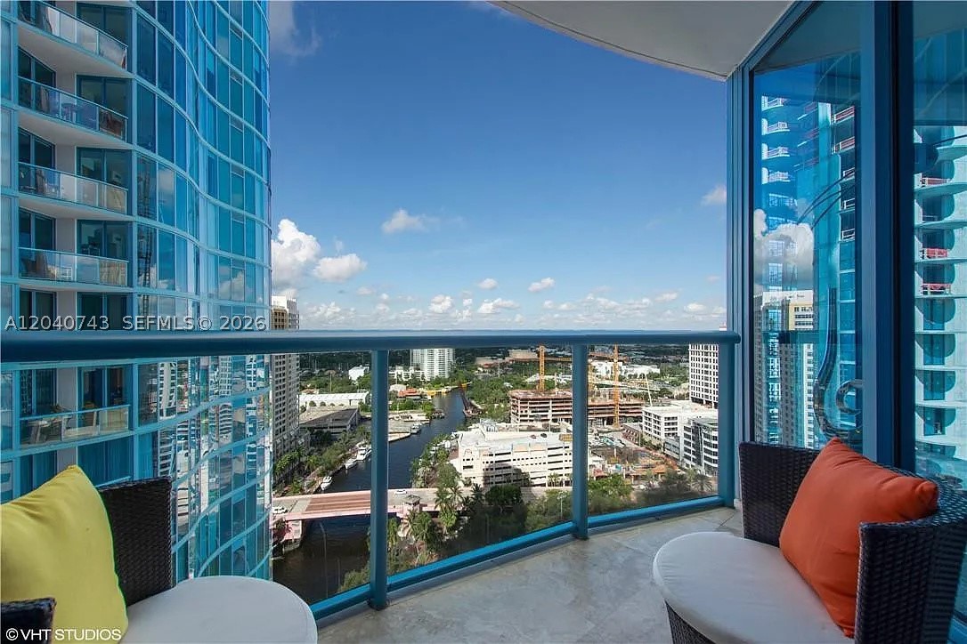 LAS OLAS RIVER HOUSE COND - Residential