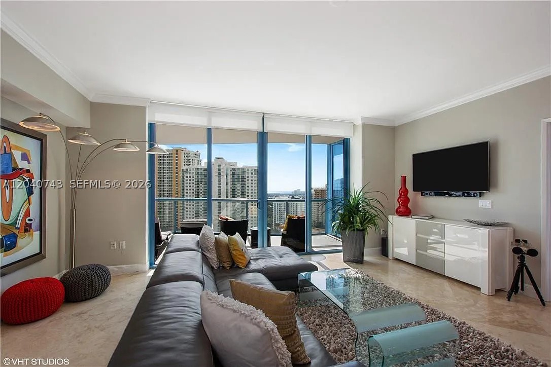 LAS OLAS RIVER HOUSE COND - Residential