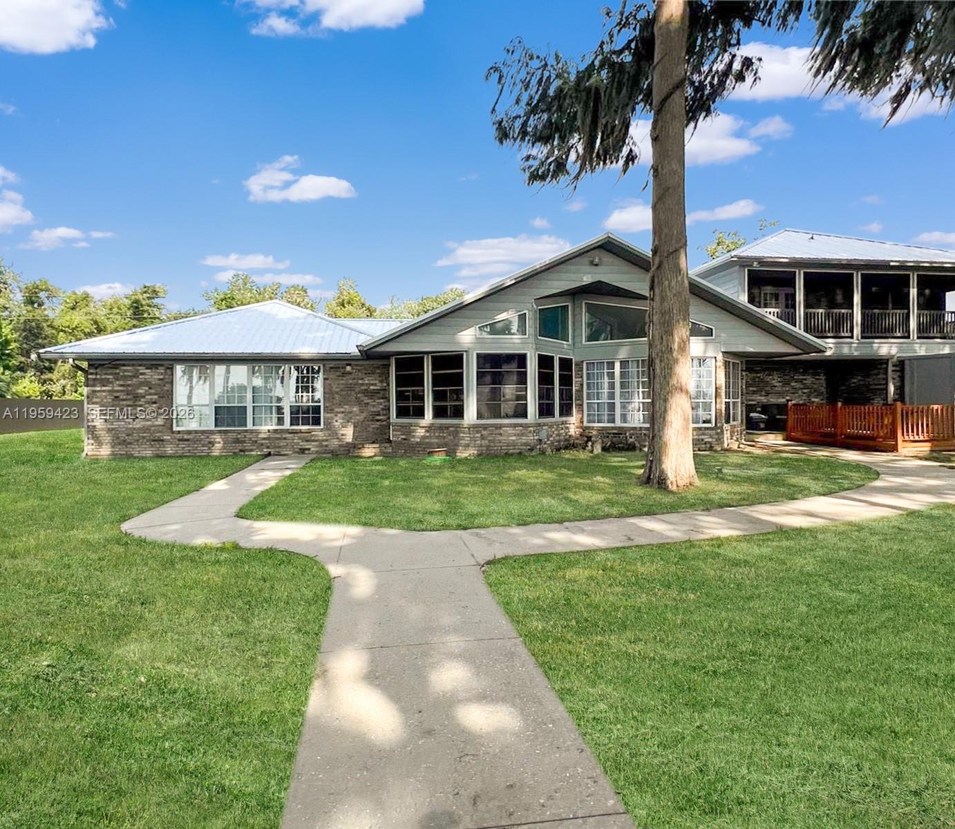 Lochloosa Lakefront - Residential