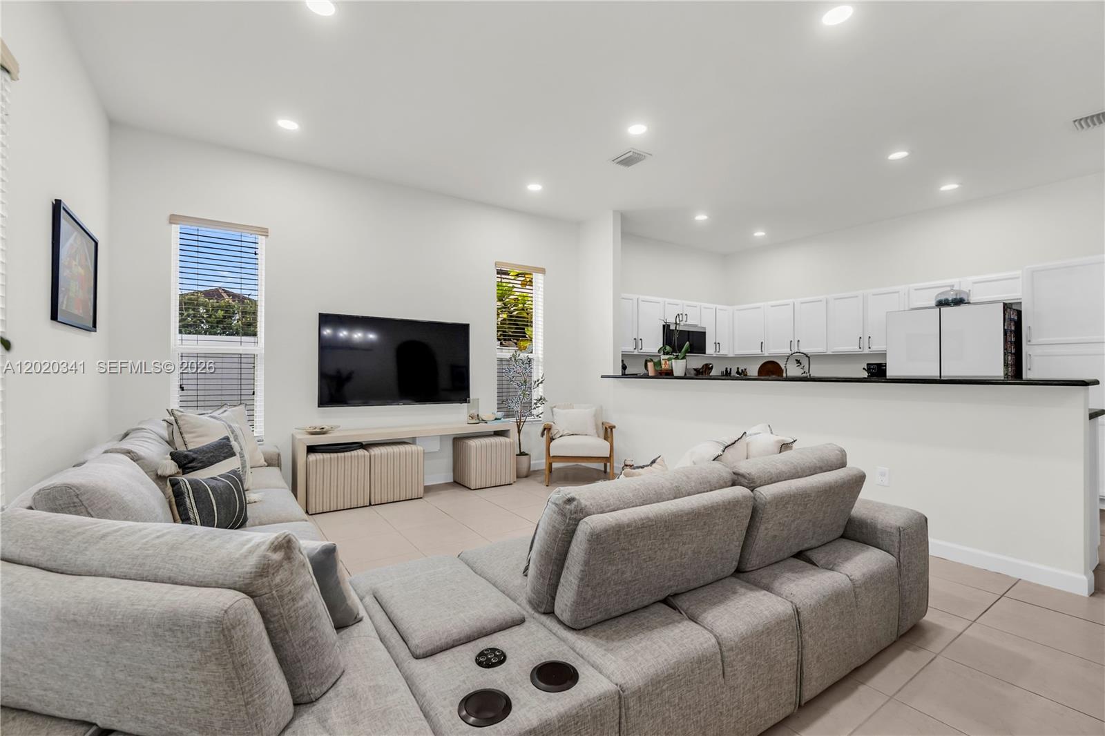 KENDALL COMMONS RESIDENTI - Residential