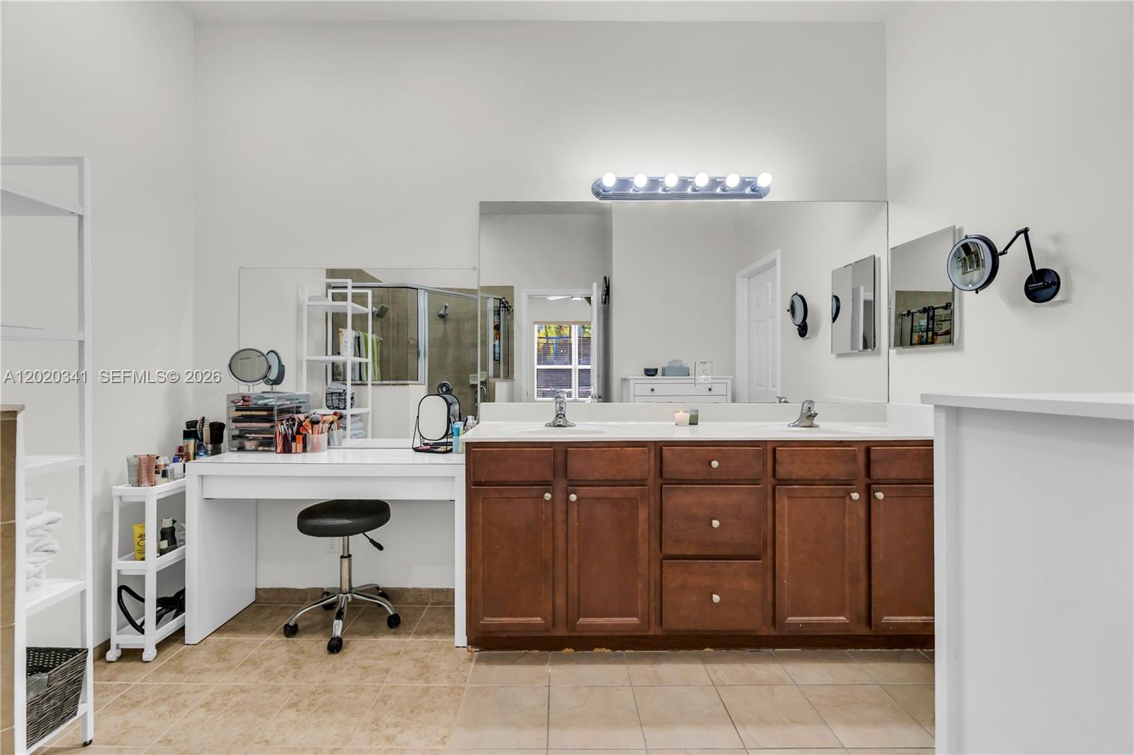 KENDALL COMMONS RESIDENTI - Residential