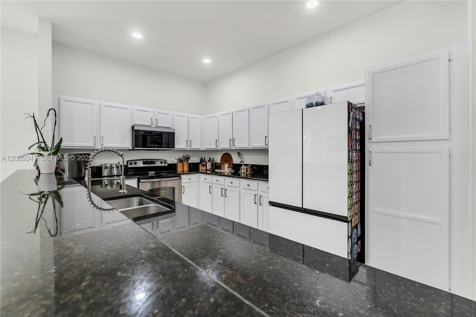 KENDALL COMMONS RESIDENTI - Residential