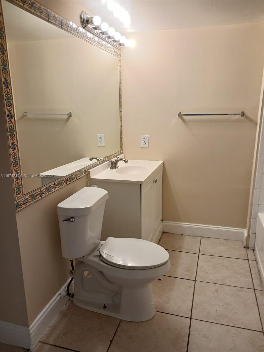 LA VIA CONDO - Residential Lease