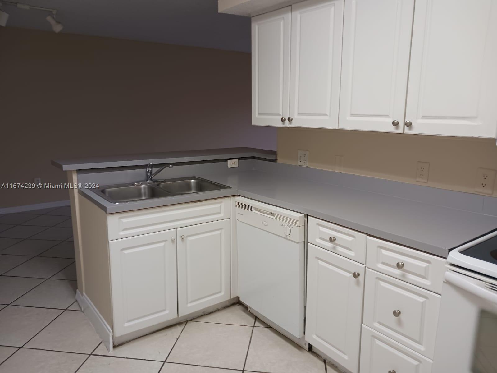 LA VIA CONDO - Residential Lease