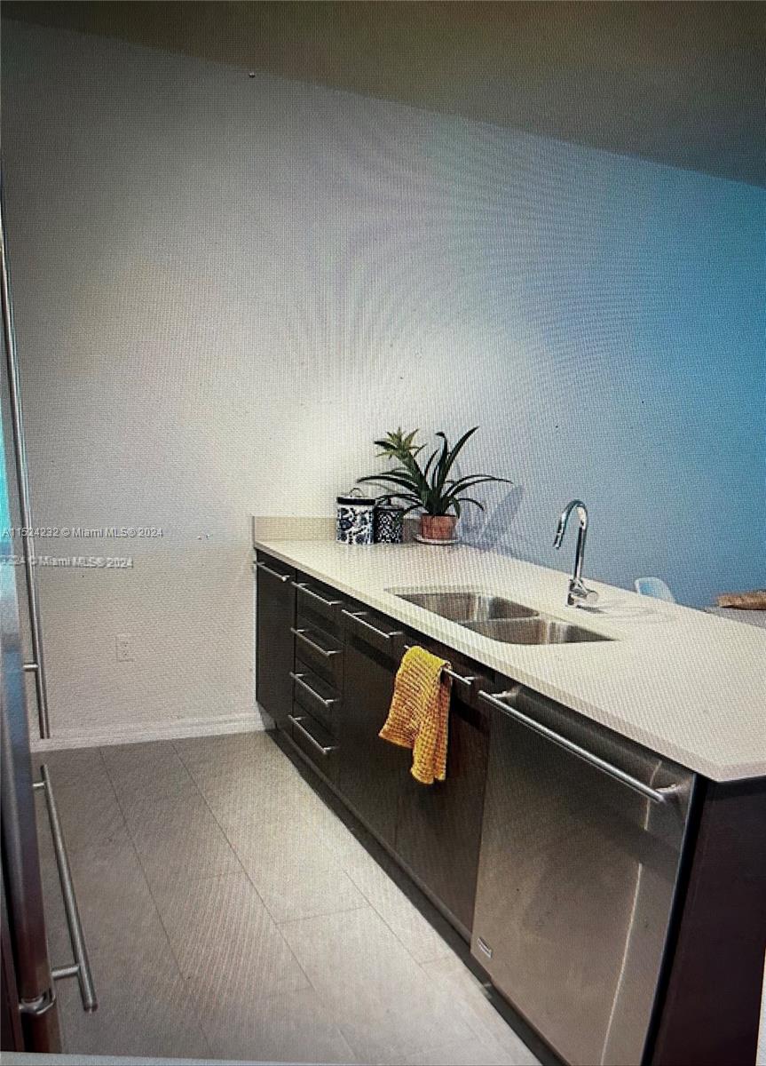 500 BRICKELL WEST CONDO - Residential Lease