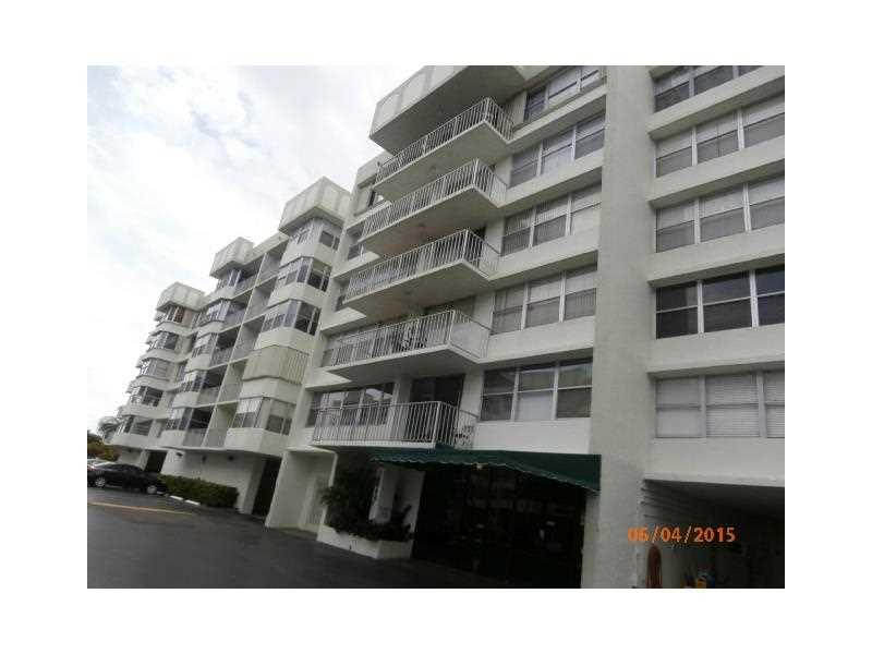 All offers must be submitted by the buyer's agent using the online offer management system. Access the system via the link below in broker remarks. A technology fee will apply to the buyer's agent upon consummation of a sale..Beautiful waterfront condo in  a great location,  Enjoy resort style living at this pet friendly gated community 24/7 security. Pool overlooking the bay, Gym, sauna, and more! All prospective buyers, and buyers agents must sign acknowledgement form in attachments. No lease first year.