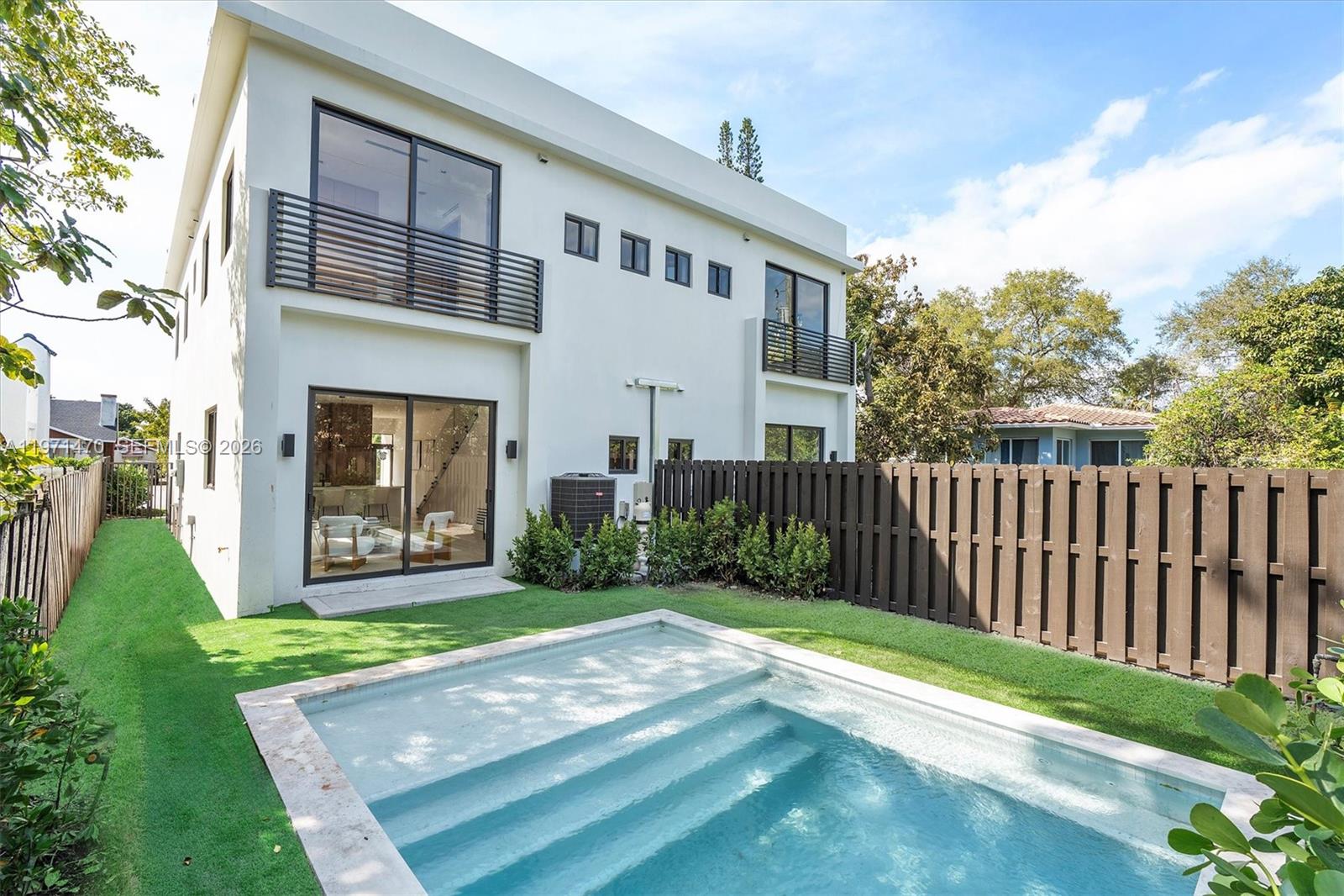 SHADOWLAWN - Residential
