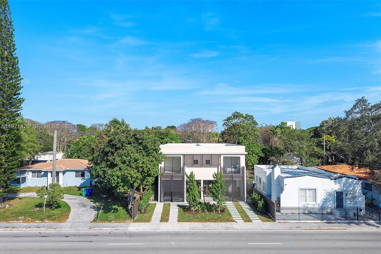 SHADOWLAWN - Residential