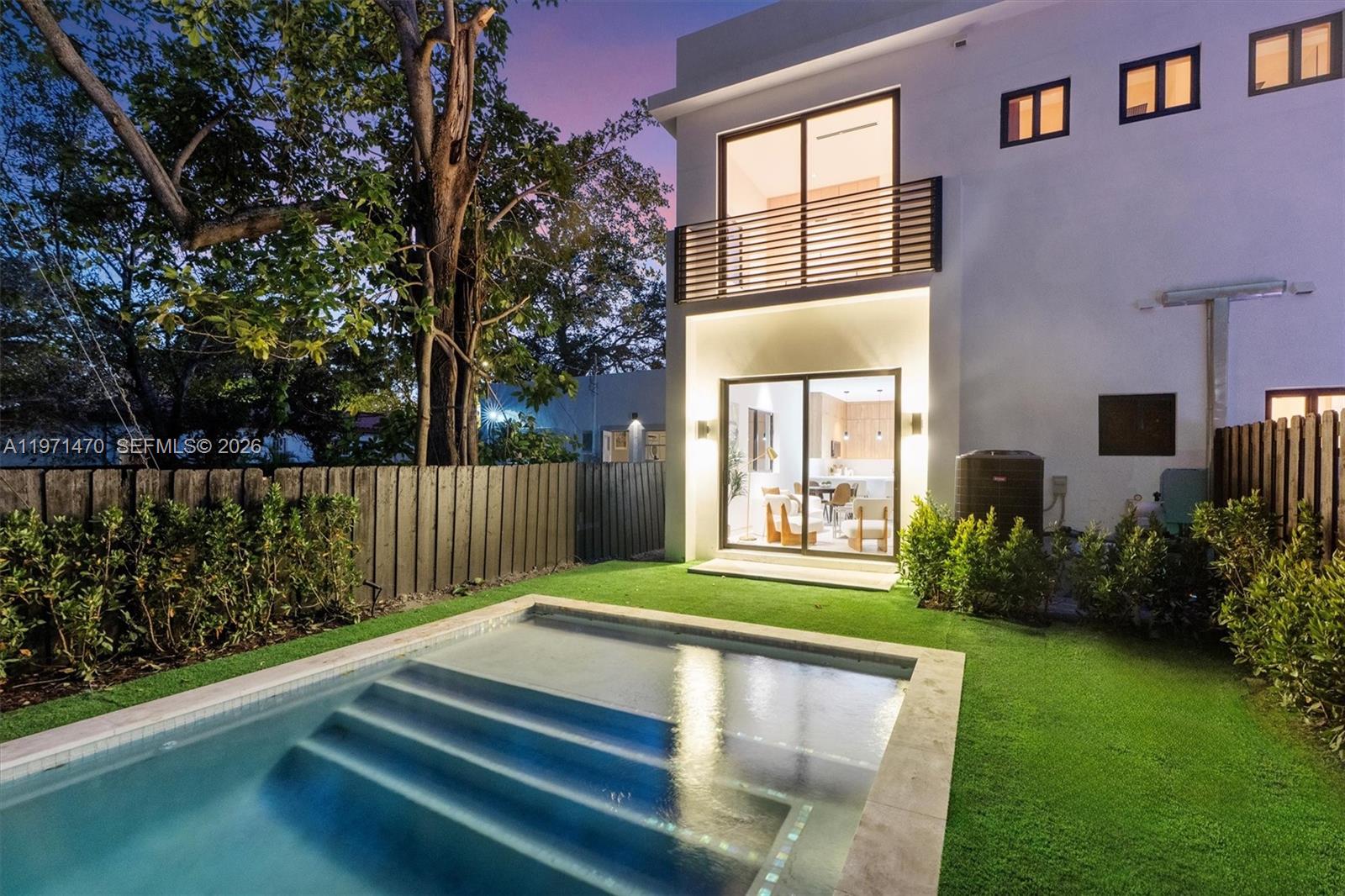 SHADOWLAWN - Residential