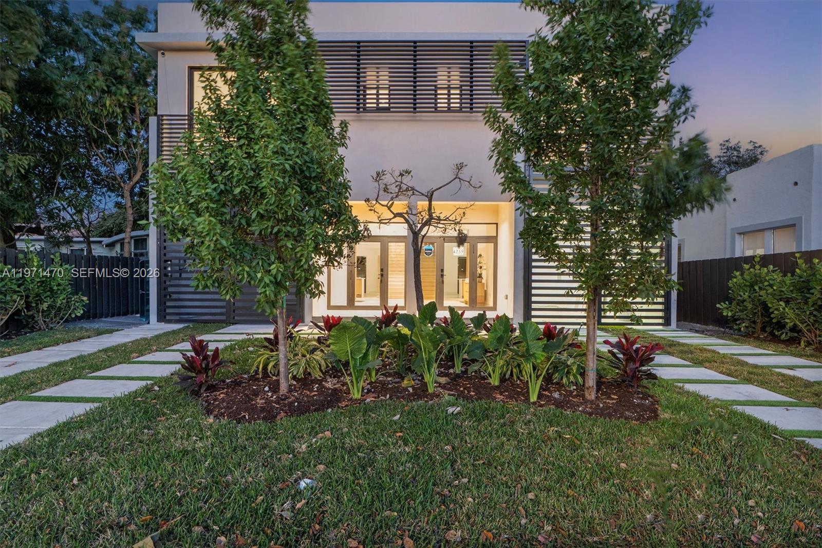 SHADOWLAWN - Residential