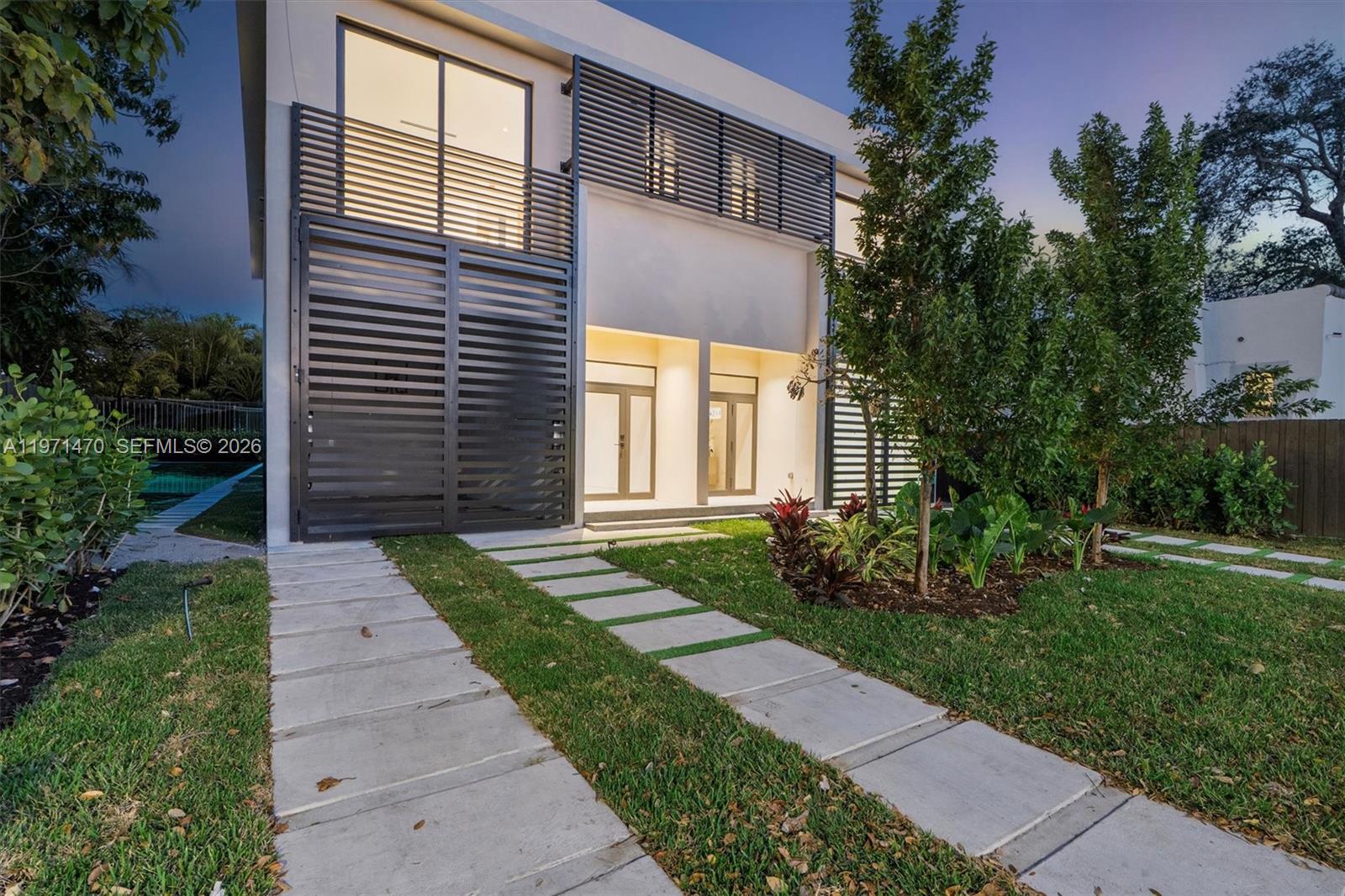SHADOWLAWN - Residential