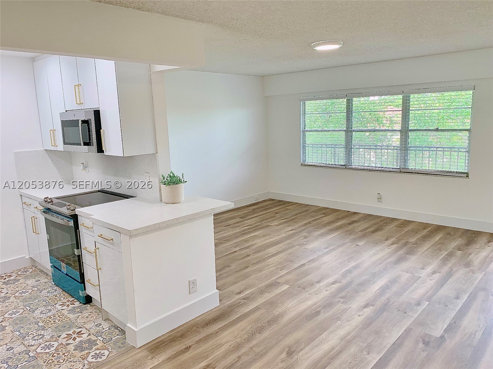 NEW HAMPTON AT CENTURY VI - Residential