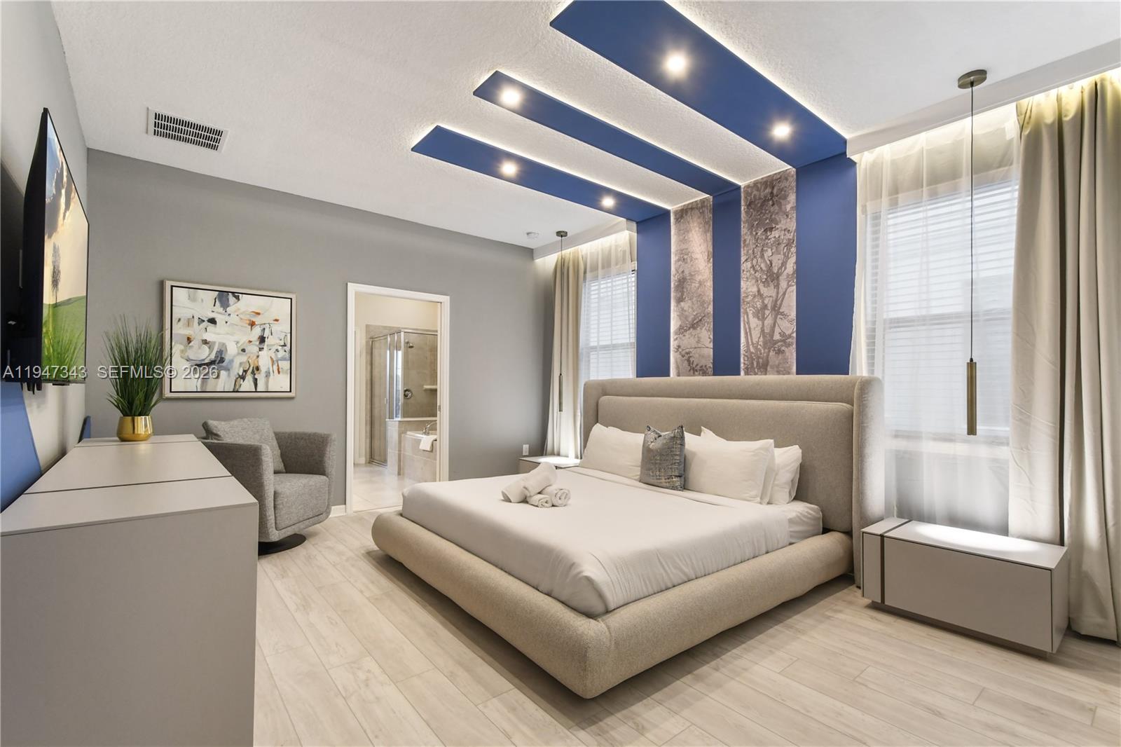 WINDSOR AT WESTSIDE - Residential