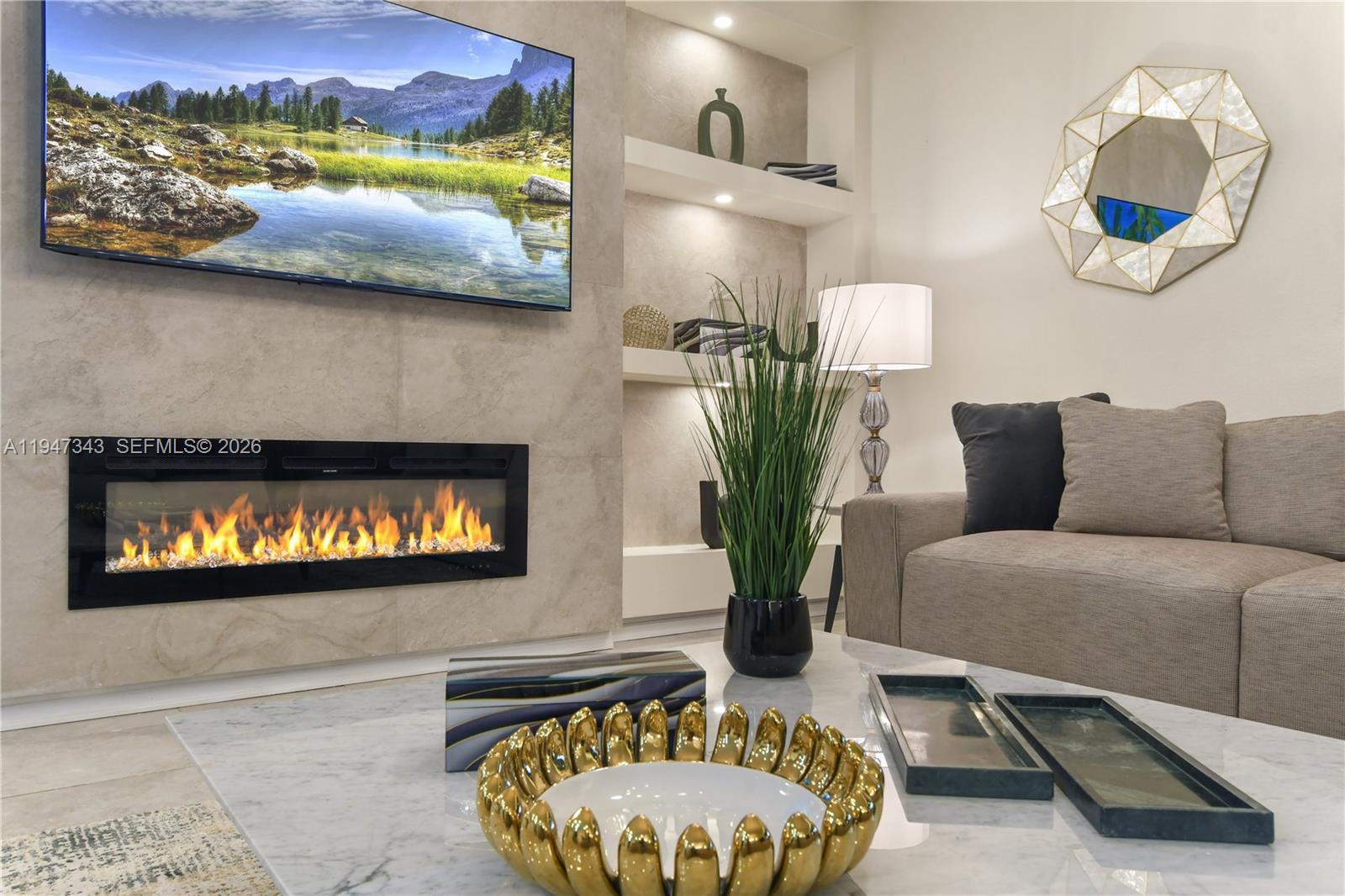 WINDSOR AT WESTSIDE - Residential