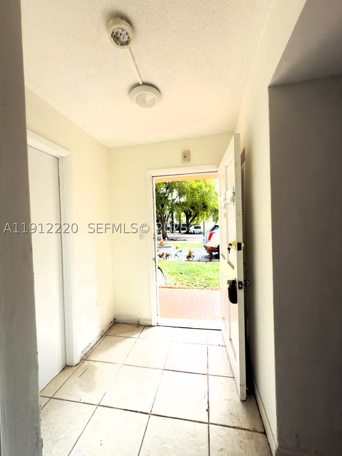 ROLLING GREEN CONDO F - Residential