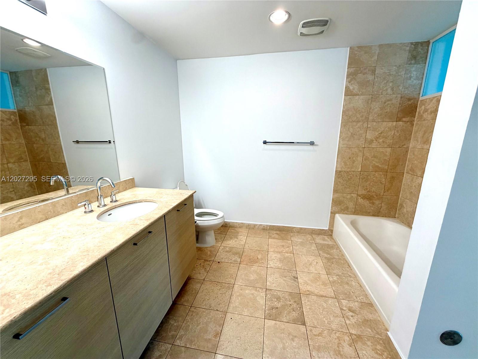 CITY 24 CONDO - Residential Lease