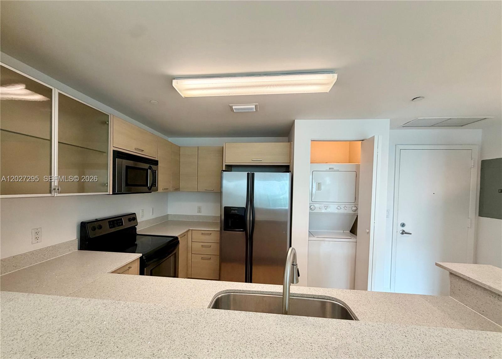 CITY 24 CONDO - Residential Lease
