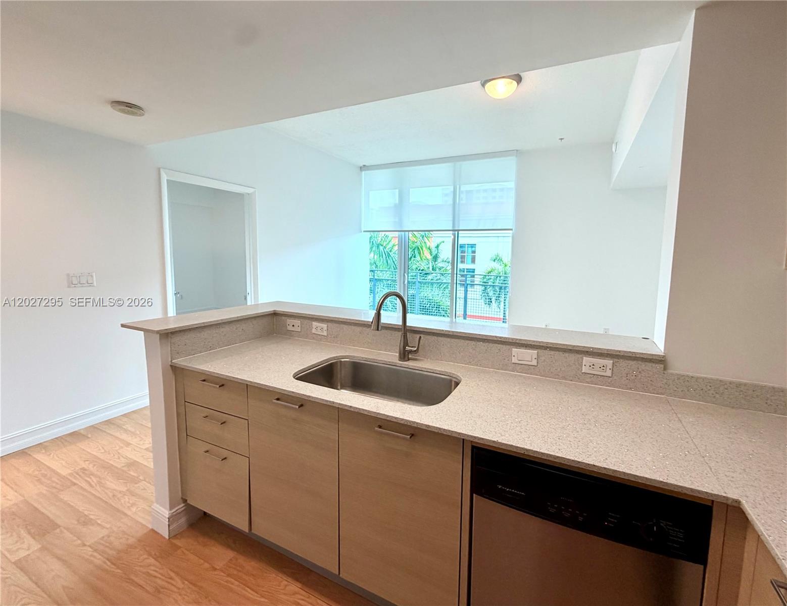 CITY 24 CONDO - Residential Lease