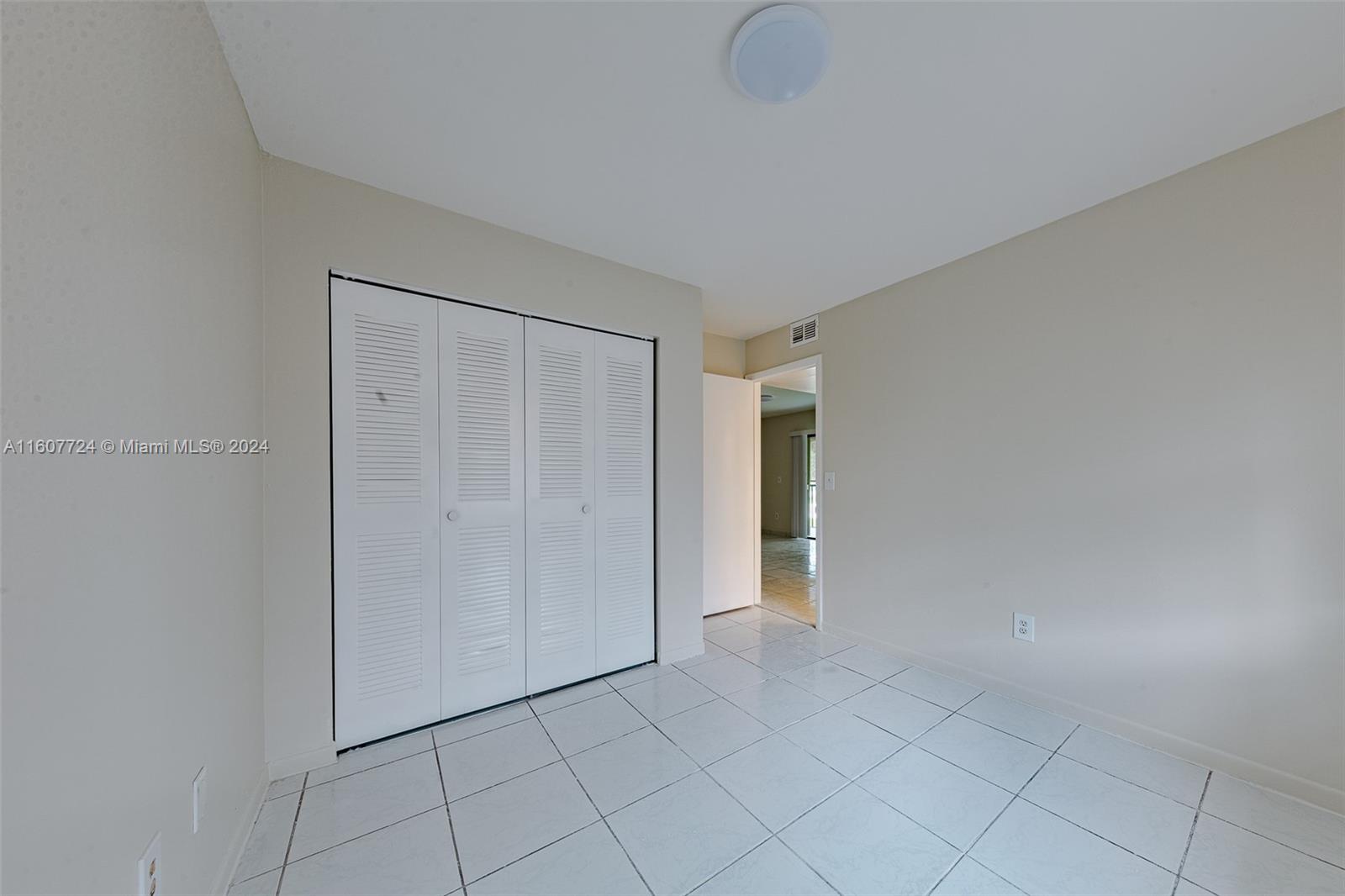 BANYAN TREE SIX CONDO - Residential Lease