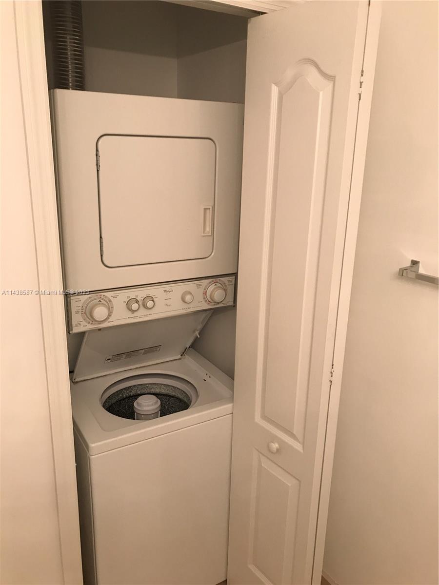 BRICKELL WAY CONDO - Residential Lease