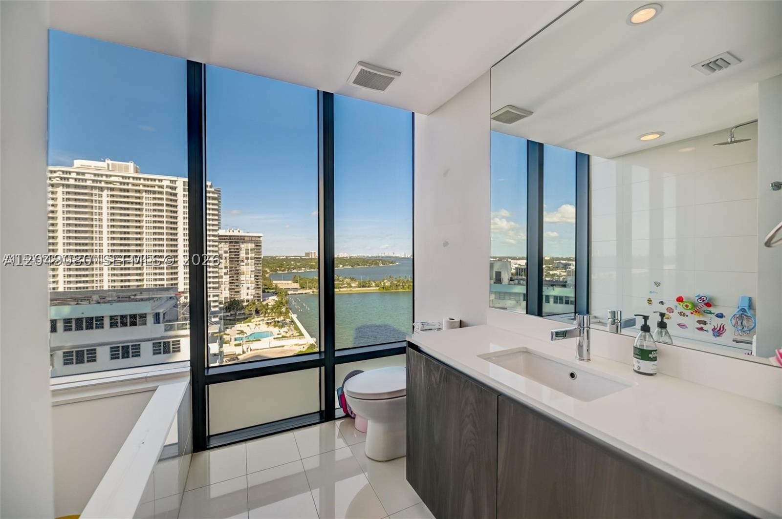 ONE PARAISO CONDO - Residential