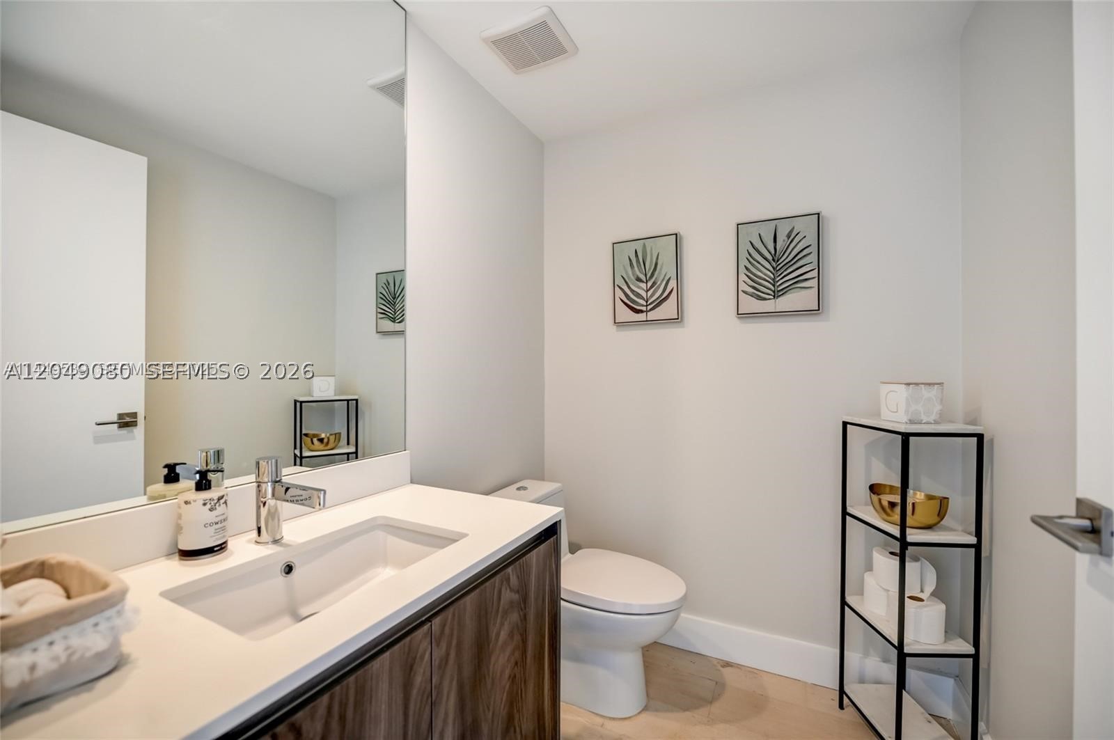 ONE PARAISO CONDO - Residential