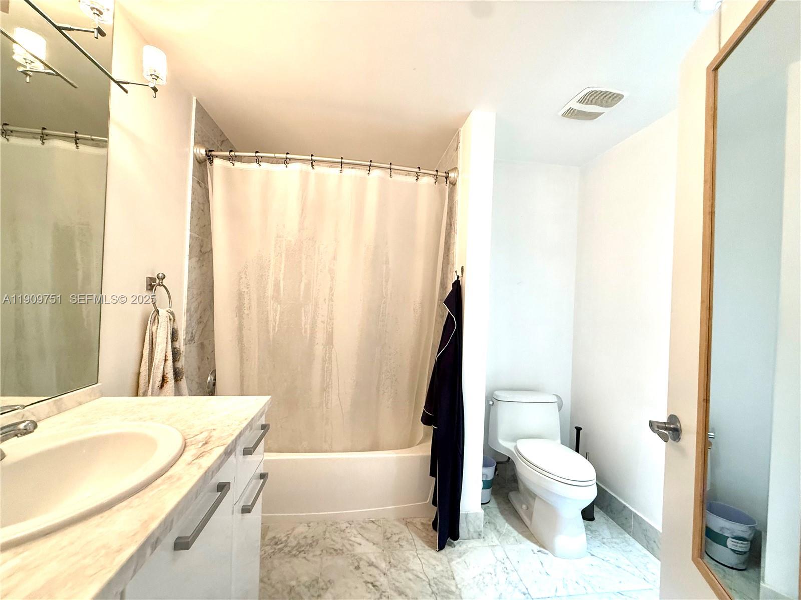 VIZCAYNE SOUTH CONDO - Residential