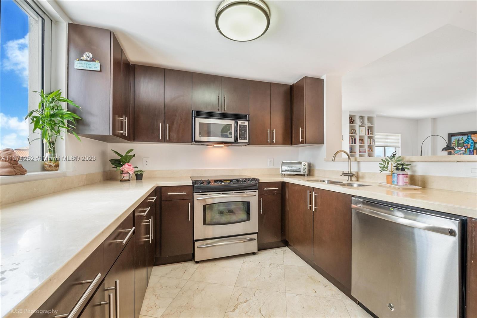 TEN ARAGON CONDO - Residential