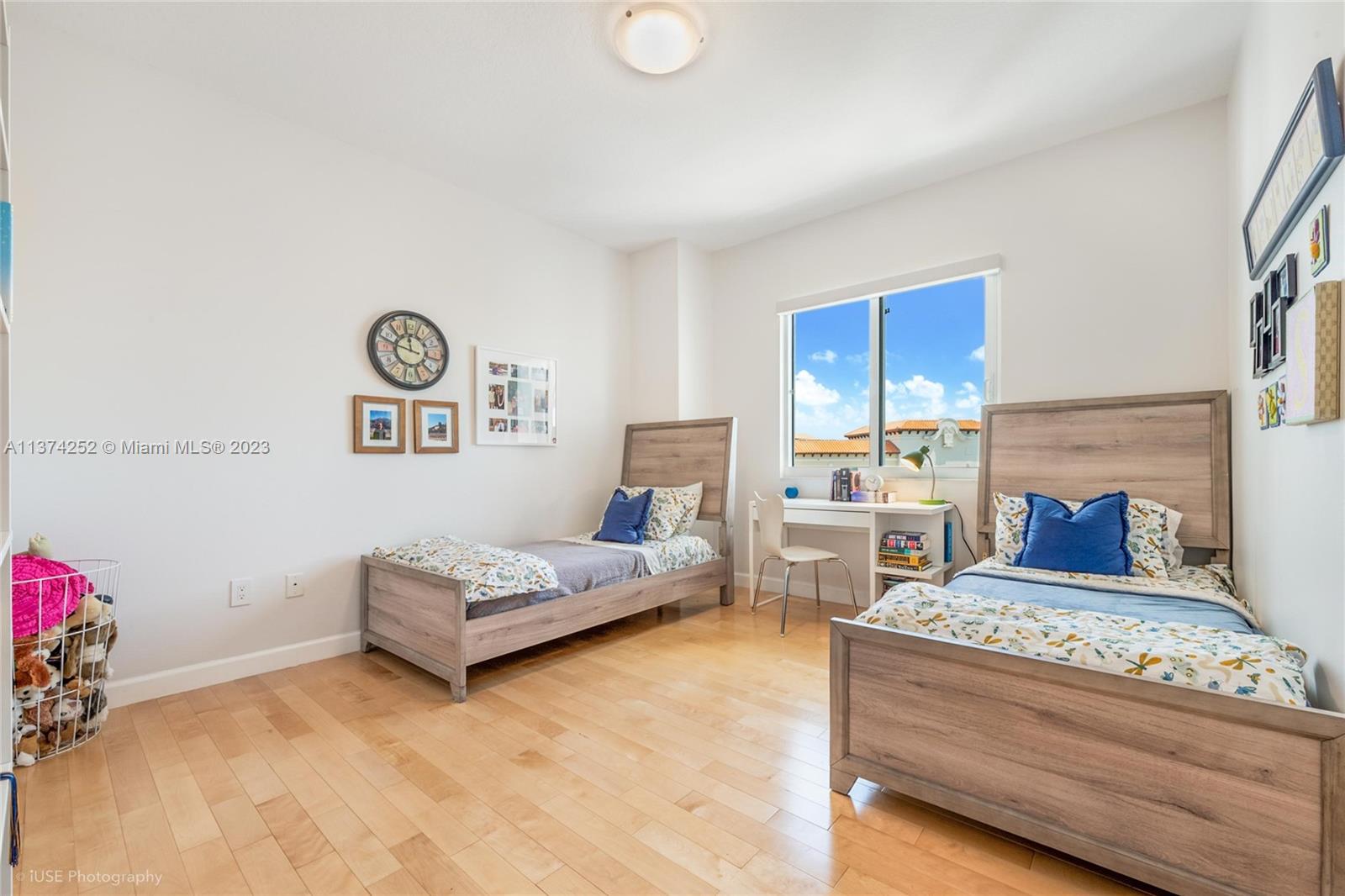 TEN ARAGON CONDO - Residential