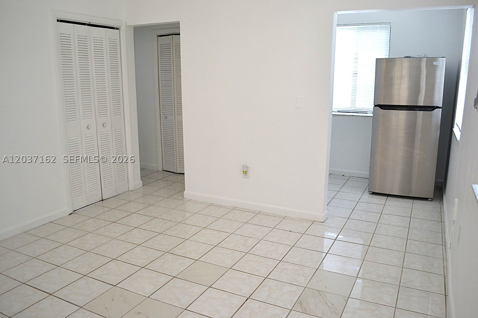 LAWRENCE ESTATE LAND CO - Residential Lease