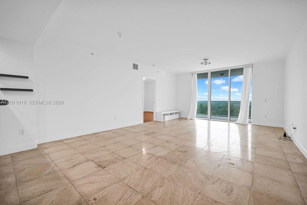 THE OAKS I CONDO - Residential