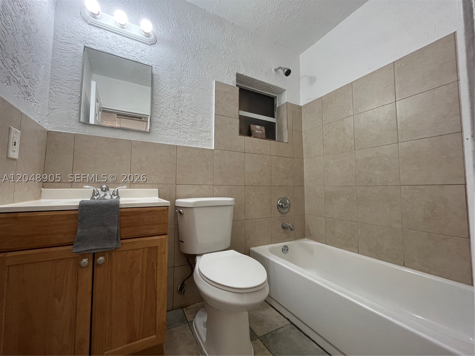¤33-48-42 W 50 OF E 435 - Residential Income