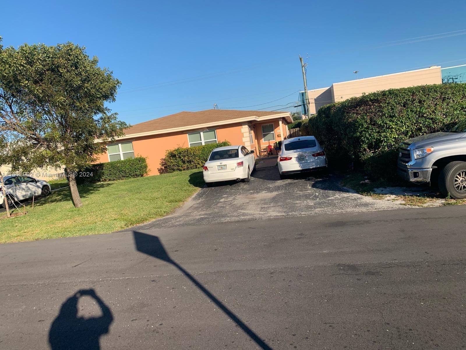 DEERFIELD BEACH ESTATES S - Residential Lease