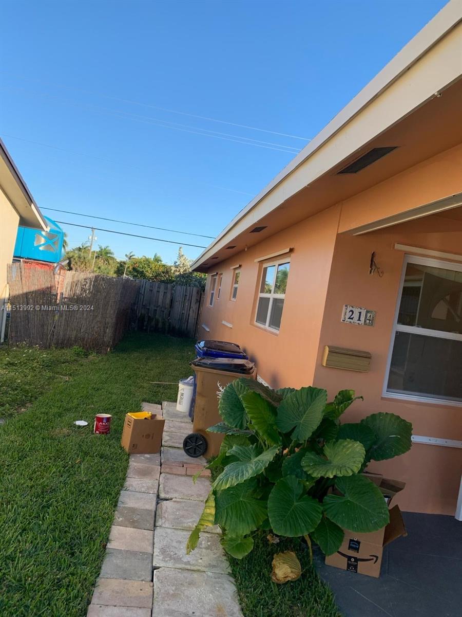 DEERFIELD BEACH ESTATES S - Residential Lease