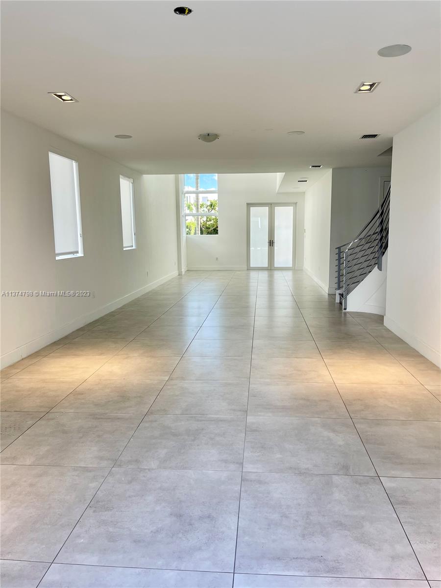 DORAL COMMONS RESIDENTIAL - Residential