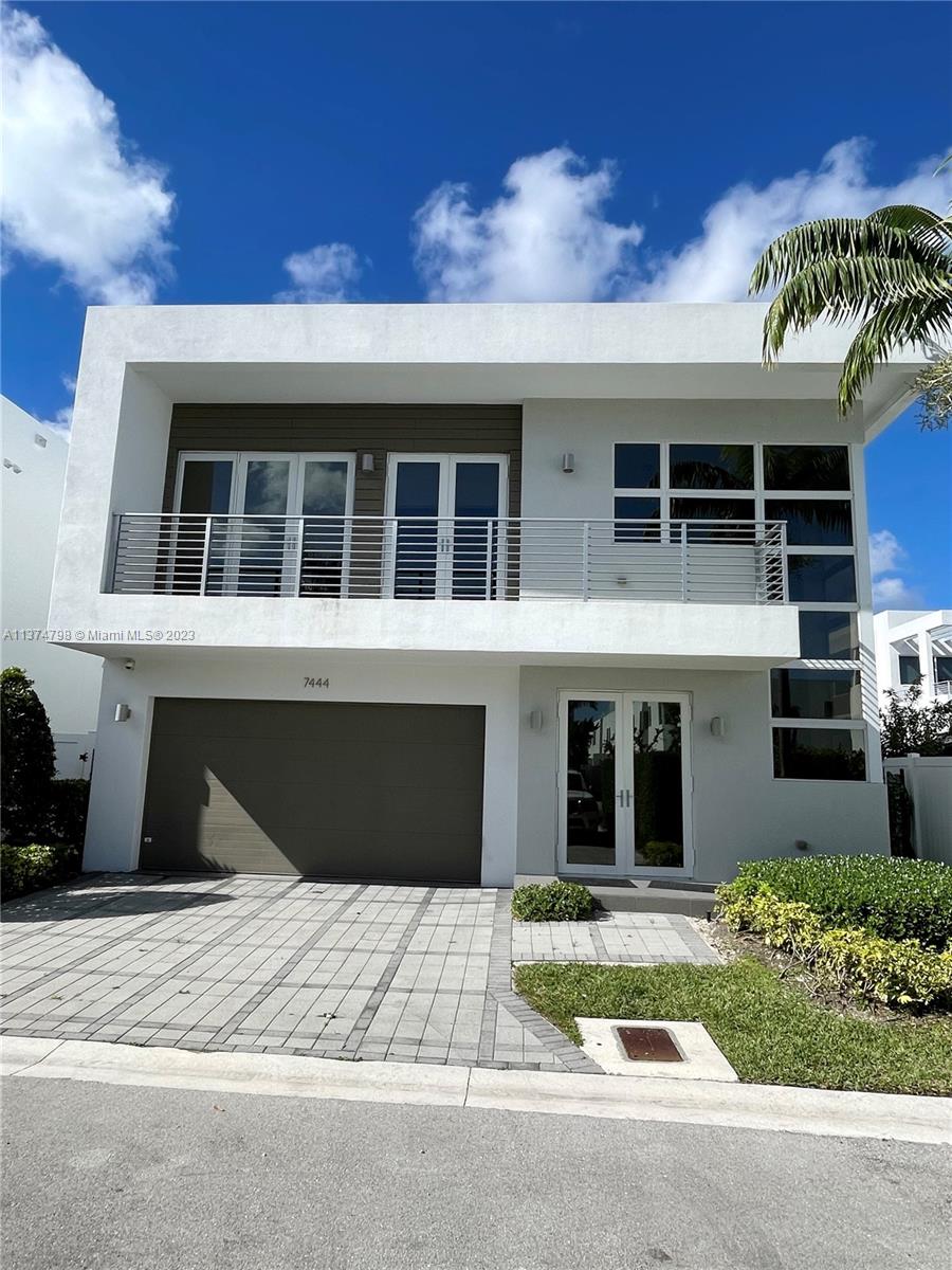DORAL COMMONS RESIDENTIAL - Residential